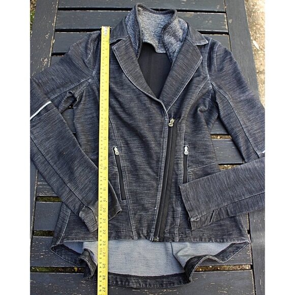 Lululemon - Ride on Blazer in color Black/Fossil, Peplum Hem - sz 6 - Picture 5 of 12